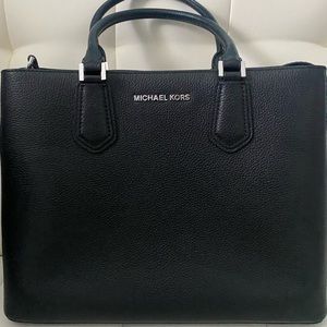 Michael kors medium leather pebbled crossbodybag